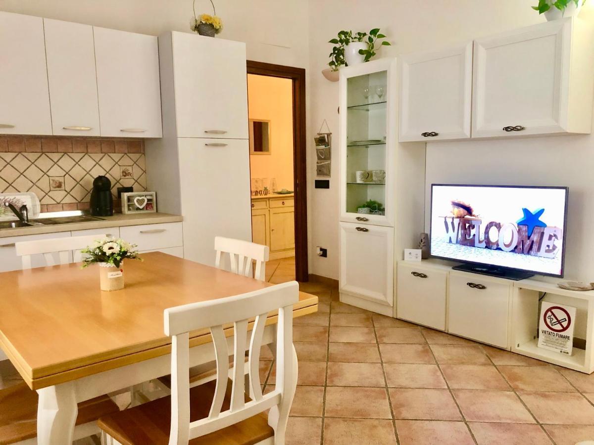 Presso La Maison De Gioel Usufruirai Di Un Appartamento Indipendente Dotato Di Uso Cucina E Lavatrice Arredato In Maniera Funzionale Situato In Ottima Posizione Vicino A Supermercati Caffetterie Pasticcerie Bar Pizzerie E Tanti Altri Servizi Olbia Zewnętrze zdjęcie